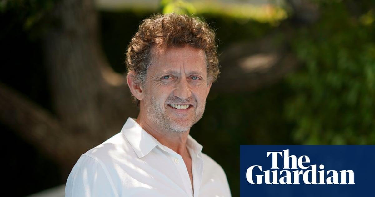 Post your questions for Alex Winter