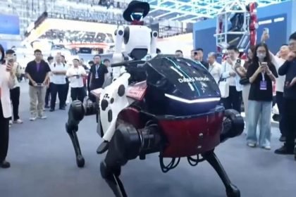 Robot horse and rider steal the spotlight at Chinese conference