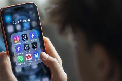 New Zealand to introduce bill for under-16s social media ban