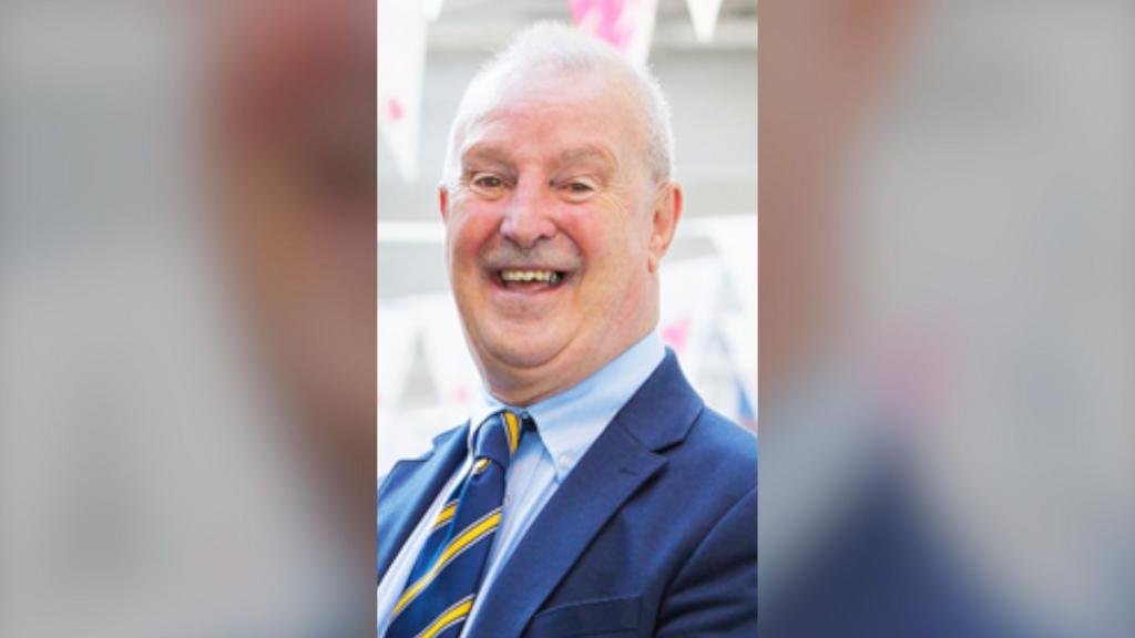 Drunk council leader accused of drinking bottle of gin and vowing to 'wipe out' Plaid Cymru quits