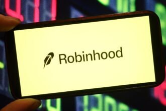 Robinhood unveils weekend hours, AI agents to allow users to trade nonstop