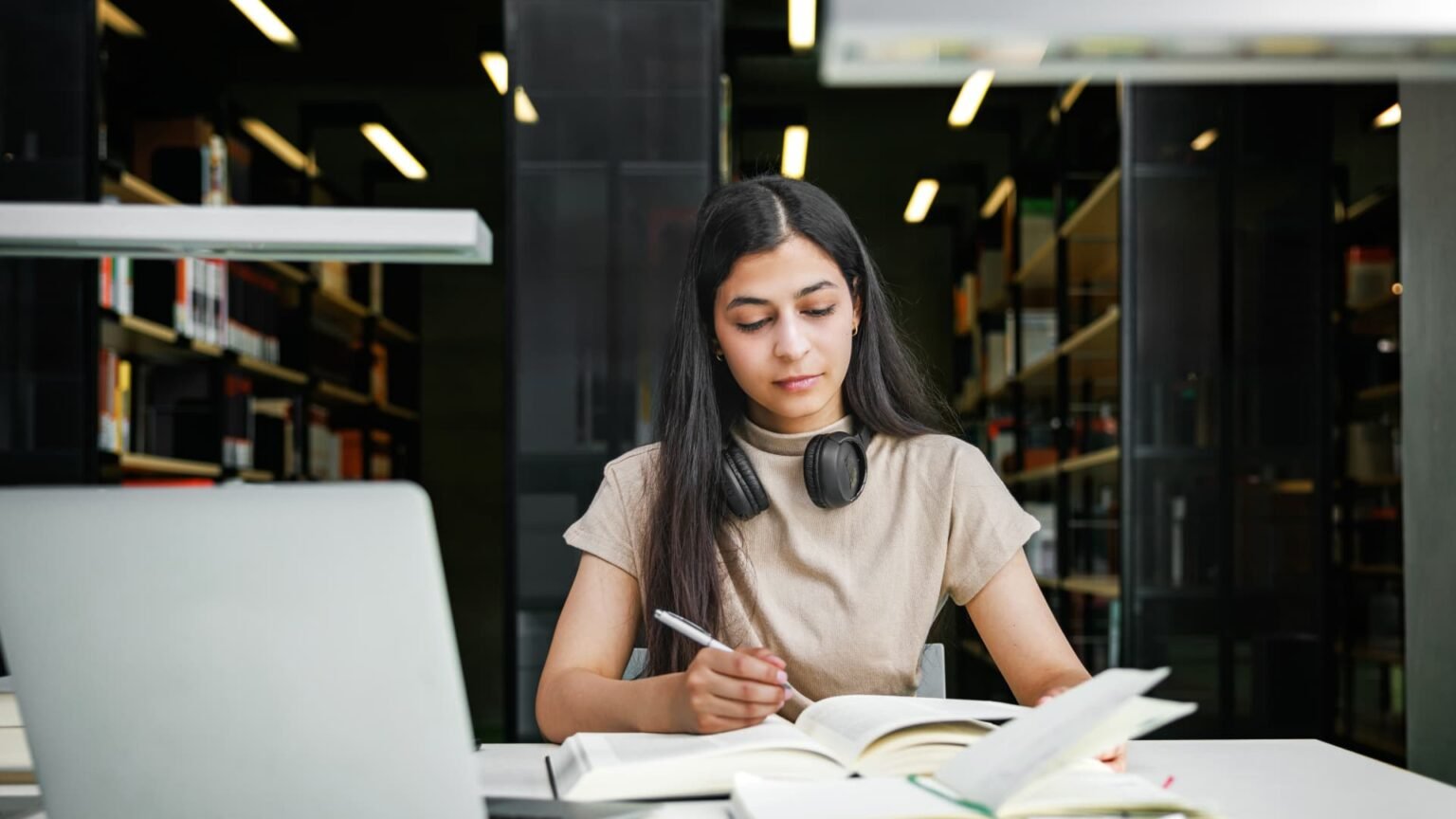 FAFSA opens early: Why families should apply for college aid now