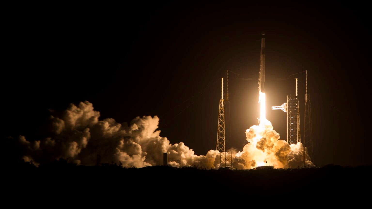 SpaceX scores another $950 million from NASA for 3 more crewed flights to ISS