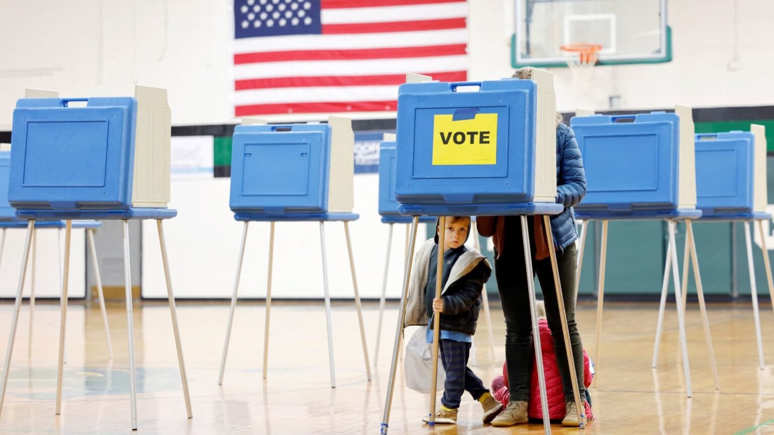 Democrats lead the polls. Republicans lead in cash heading into the midterms