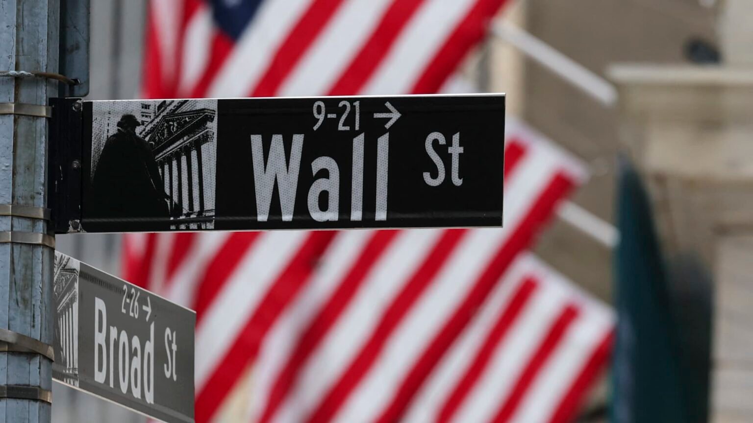 Higher interest rates can be scary for stocks — but it's not that simple