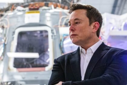 Elon Musk talks up AI safety while fighting regulation in wild week of strange alliances