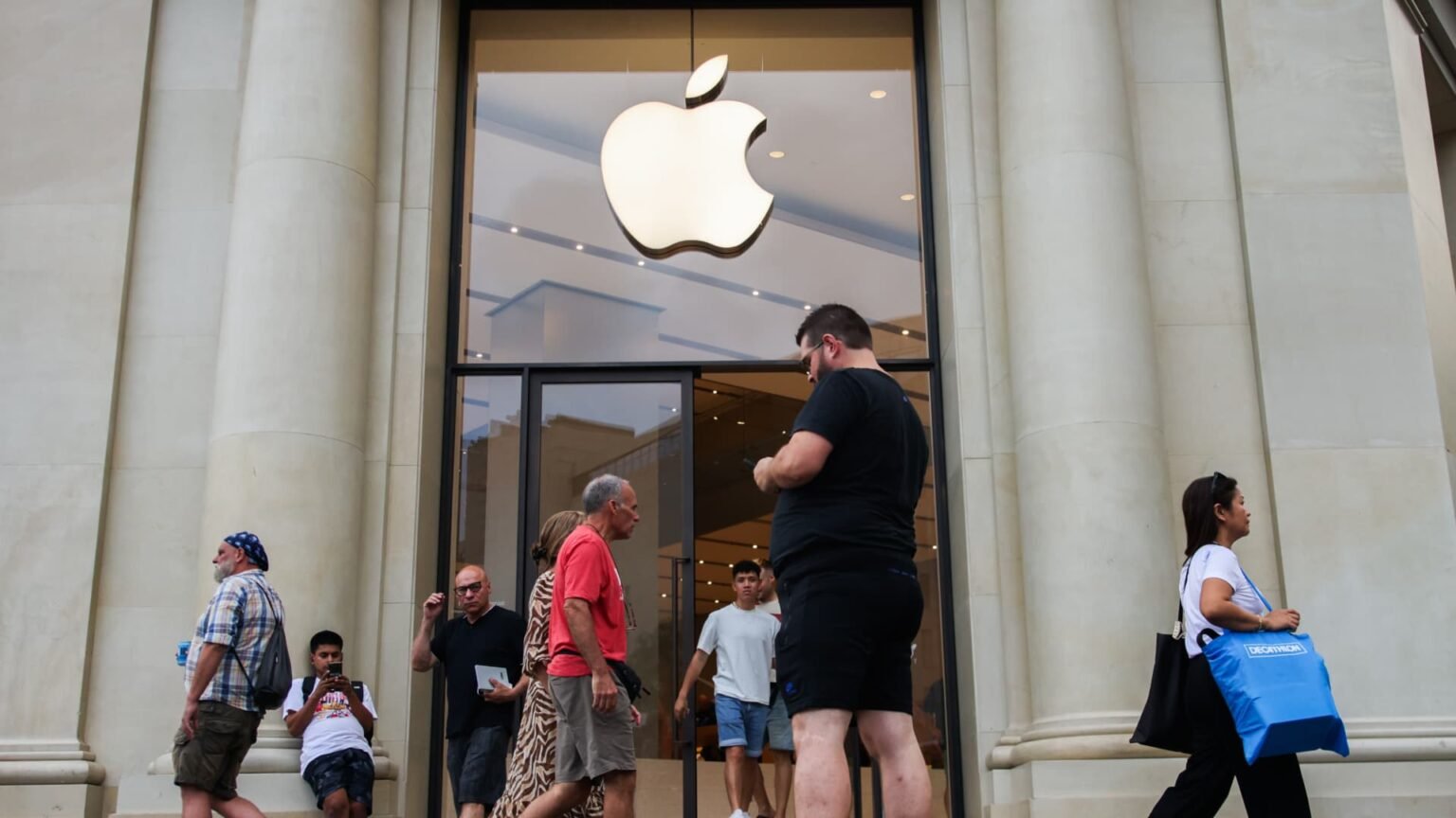 Jim Cramer's top 10 things to watch in the stock market Friday