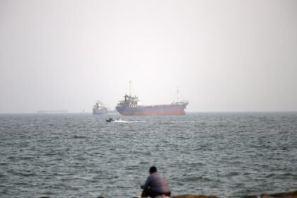 Oil falls on report Asia will import highest volume of crude since start of Iran war