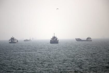 Oil falls after U.S. and Iran talk for hours at UN meeting