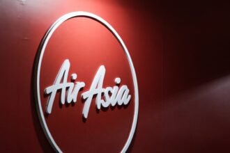 AirAsia's Fernandes refutes financial concerns, points to new growth plans