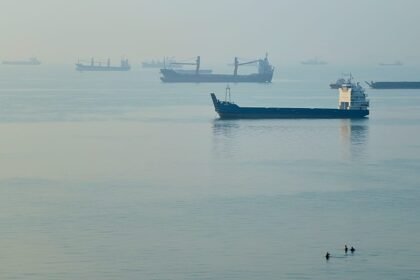 Middle East oil exports rise as LNG traffic through Hormuz picks up
