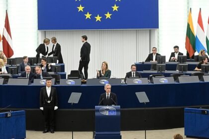 Watch: Carney backs closer EU ties, draws applause at European Parliament