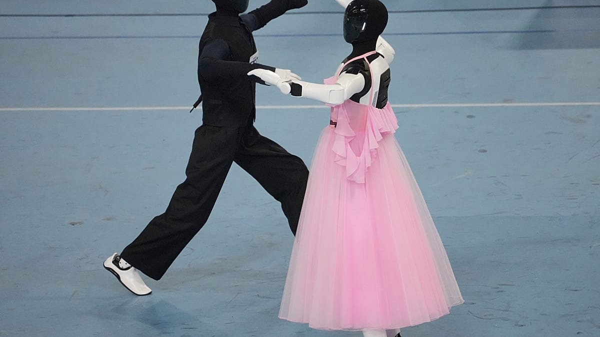Humanoid robots join dancers at WorldSkills opening in Shanghai