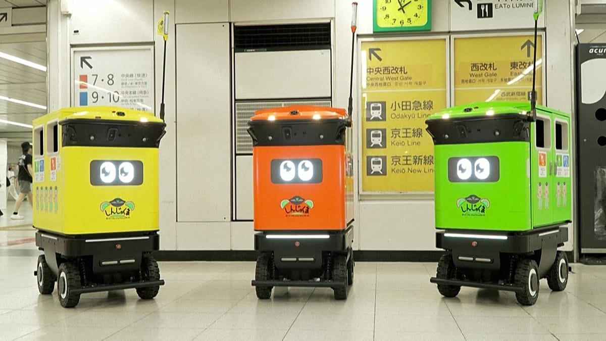 Japan tests mobile robotic rubbish bins at Shinjuku Station