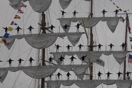 Mexican navy tall ship Cuauhtémoc returns to San Francisco after 17 years