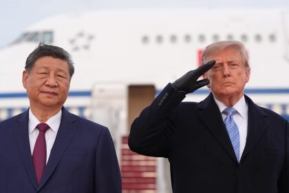 Trump welcomes Xi Jinping with red carpet, military honours and flyover
