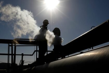 Armed group shuts Libya's largest oil field pipeline, jeopardising exports