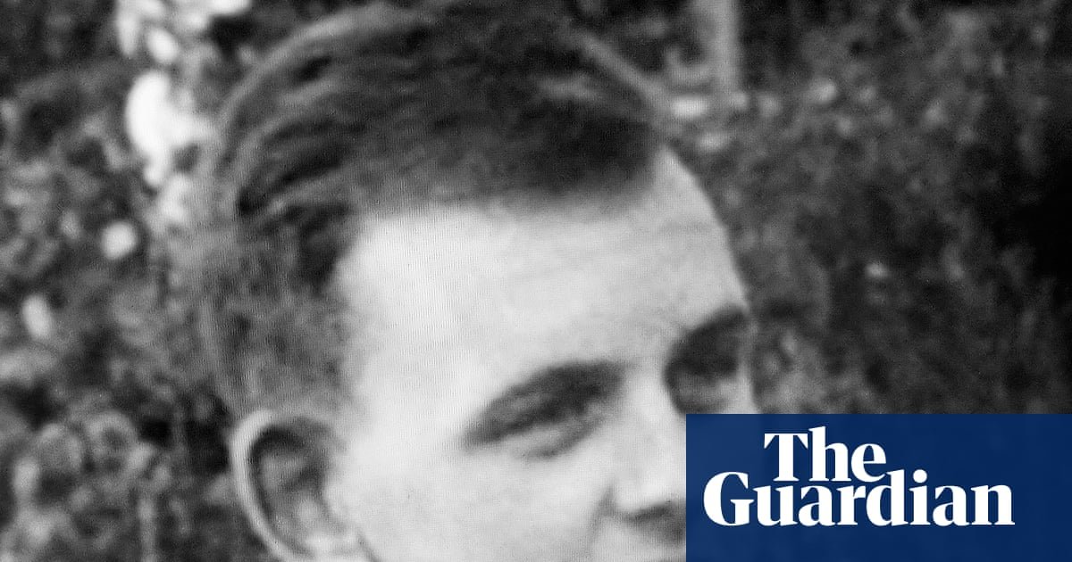 Court quashes 1976 convictions over link to corrupt London police officer