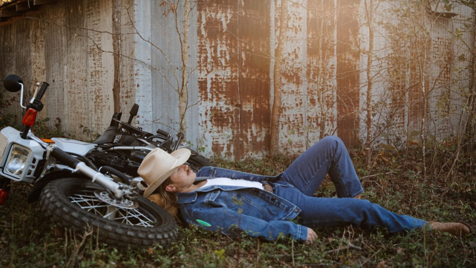 Corey Kent Sang His Ballad ‘Empty Words’ Wearing Sweatpants. The Video Gave Him a Hit