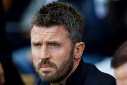 Michael Carrick demands Manchester United response after ‘pathetic’ jibes