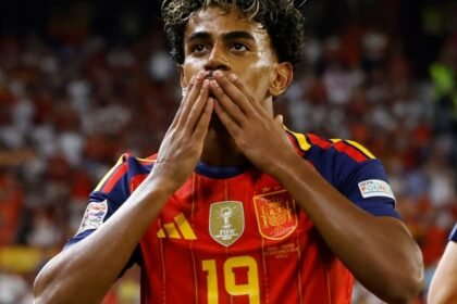 Yamal stars as Spain thrash Croatia