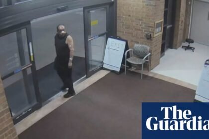 Nurse charged with helping man in hospital escape from ICE custody