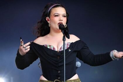 Singer Lola Young says vaping has made breathing feel like a 'chore'