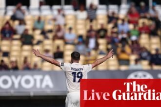 Somerset v Surrey, Warwickshire v Leics and more: County Championship title race, third day  – live