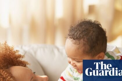 Baby girls’ greater interest in faces offers clue to nature v nurture debate