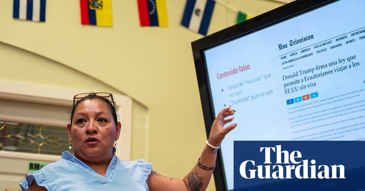 These journalists share vital reporting with thousands of US immigrants – all by text and WhatsApp