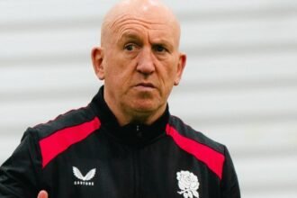 Edwards signs short-term deal with Red Roses