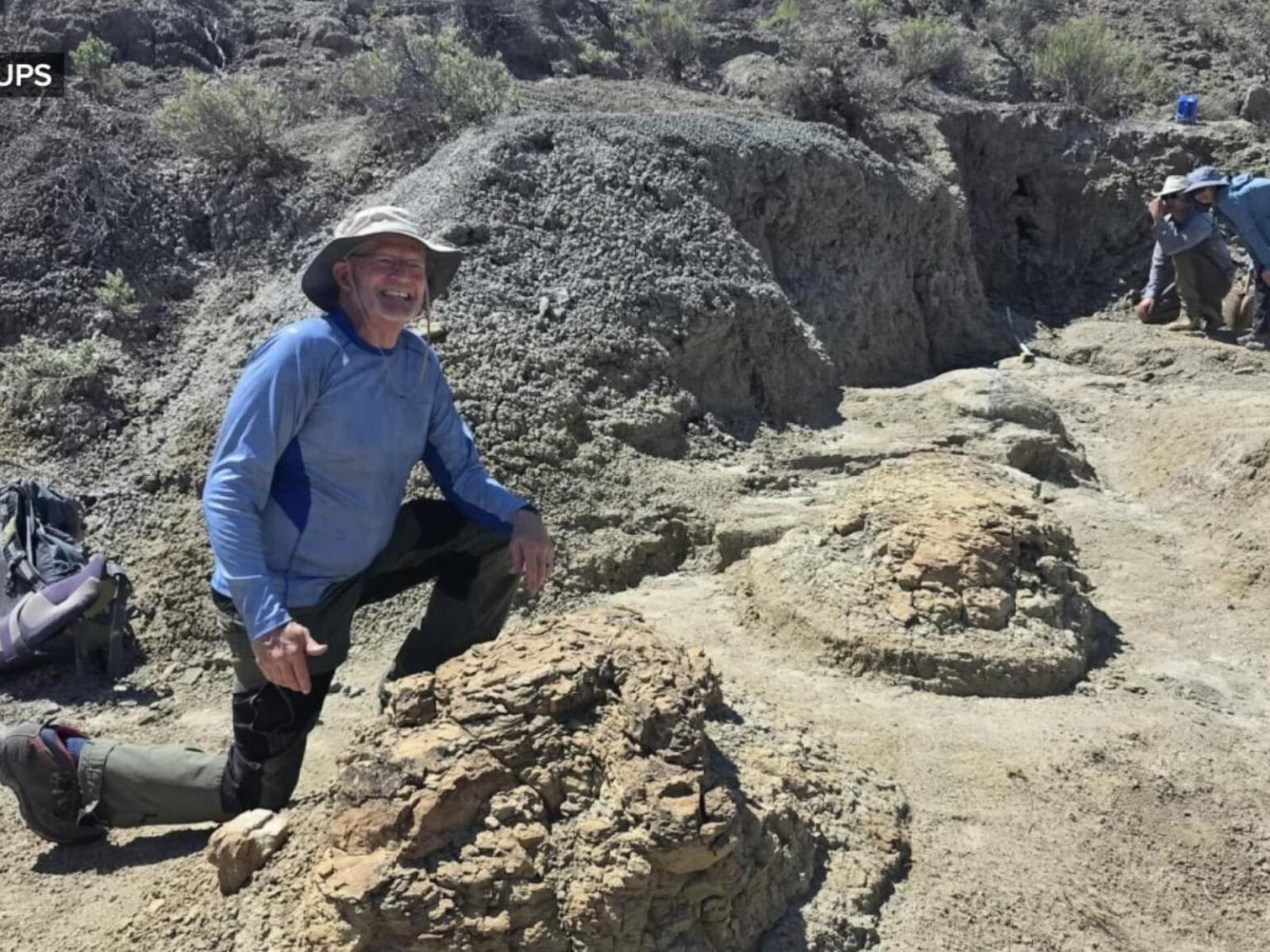 WATCH:  High school teacher discovers T. rex tracks in North Dakota