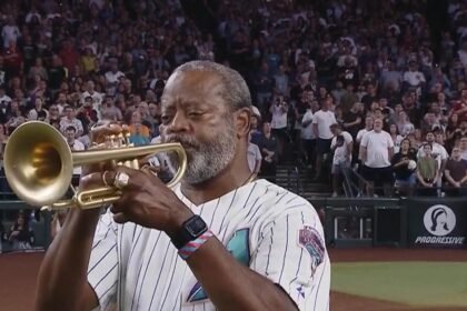 WATCH:  Lucky trumpeter returns for Diamondbacks' World Series victory anniversary