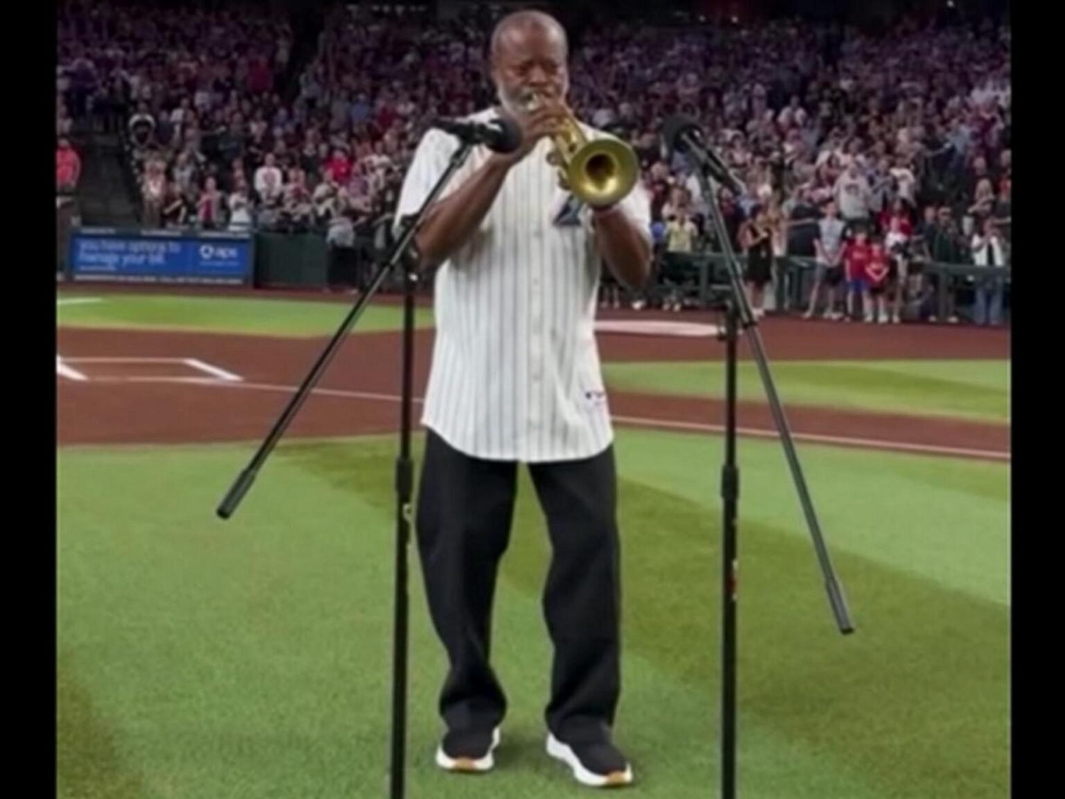 WATCH:  David Muir shares moment quick-thinking trumpeter saves anthem performance