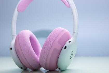 The Beats 360 are what I’d bring to the gym if I hated earbuds