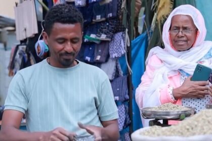 Tigray capital 'out of cash' as fighting escalates, resident tells BBC