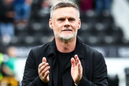 Bradford 'reluctantly' let Preston talk to Alexander