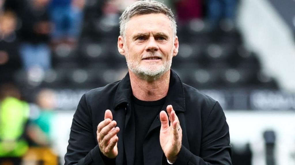 Bradford 'reluctantly' let Preston talk to Alexander