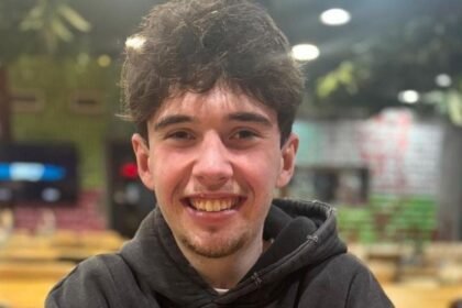 Student who accidentally overdosed on paracetamol learns to walk and talk again