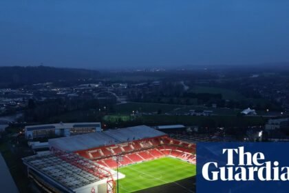 Which football stadiums have the highest and lowest Google ratings? | The Knowledge