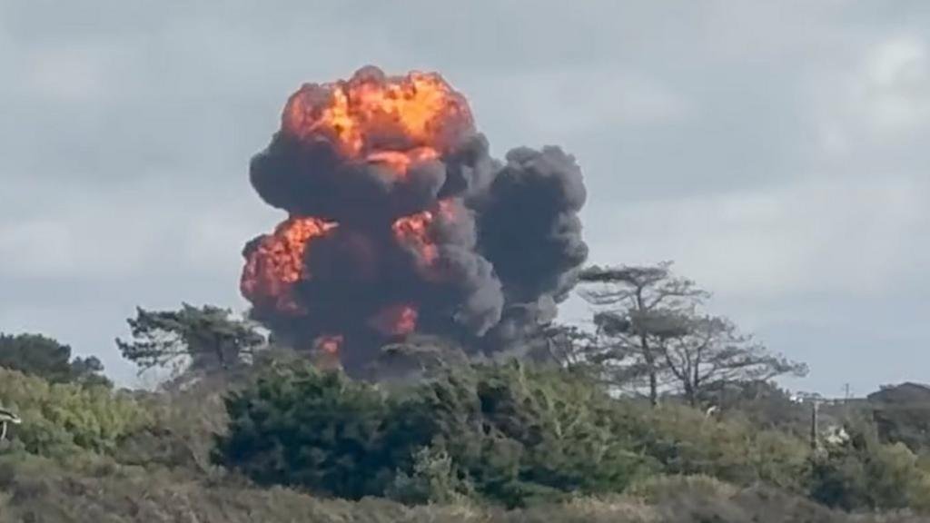Video shows RAF pilots ejecting from jet before crash