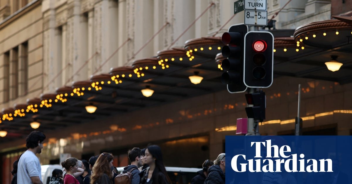 More Australians to live into their 90s as life expectancy forecast to rise over coming decades
