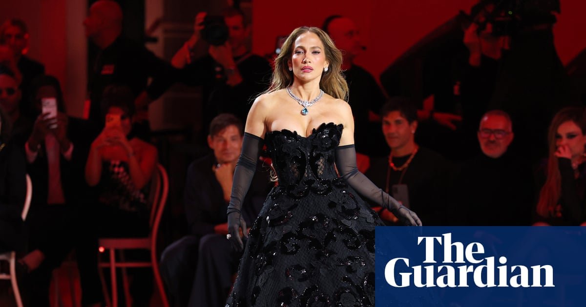 Dolce & Gabbana mixes it up as pressure mounts for turnaround