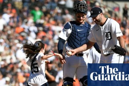 Justin Verlander leaves field in tears with daughter after final start of 21-year career