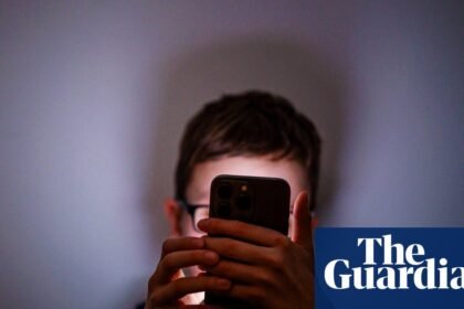 High screen usage in children linked to poorer outcomes, major study suggests