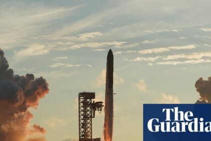 SpaceX's Spaceship reaches orbit for first time despite engine failure – video