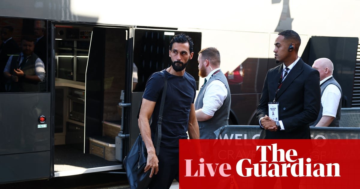 Fulham v Manchester United: Premier League – live