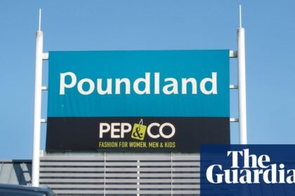 Poundland management in rescue talks that could save 11,000 jobs