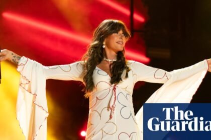 Choosin’ Texas unseats All I Want for Christmas as longest-running No 1 song on Billboard Hot 100