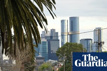 Free the Strip! Melburnians fight back against outlawing of much-loved picnic spot